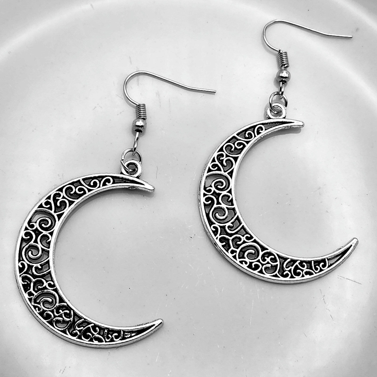Silver Filigree Crescent Moon Earrings 18$